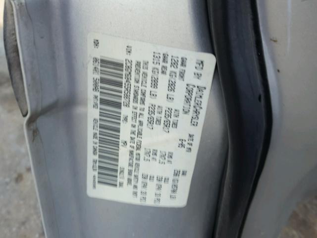 2C8GM68455R588728 - 2005 CHRYSLER PACIFICA T SILVER photo 10