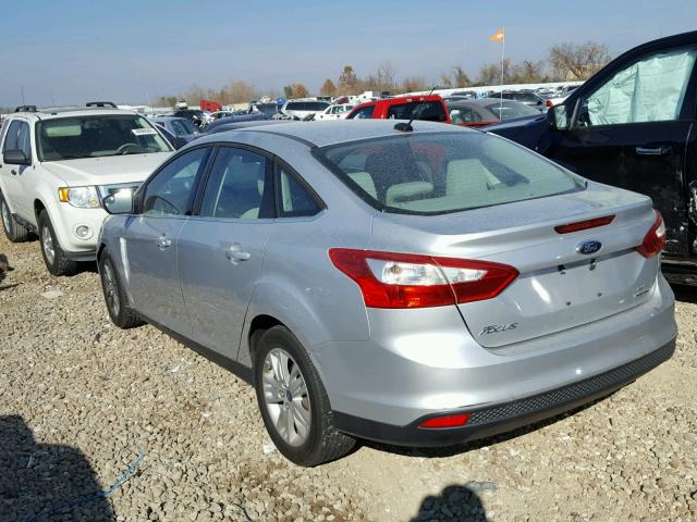 1FAHP3H20CL372176 - 2012 FORD FOCUS SEL SILVER photo 3