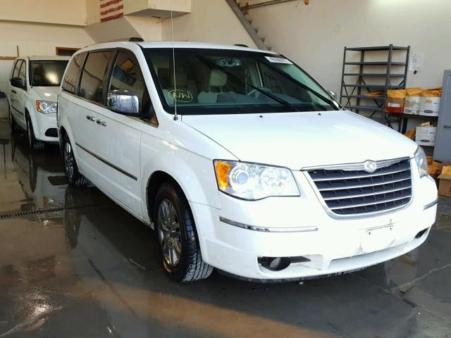 2A8HR64X38R688282 - 2008 CHRYSLER TOWN & COU WHITE photo 1