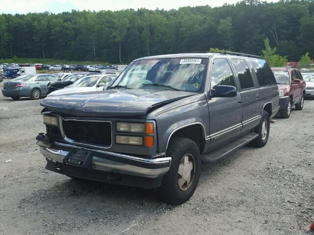 1GKFK16R3XJ770864 - 1999 GMC SUBURBAN K GRAY photo 2