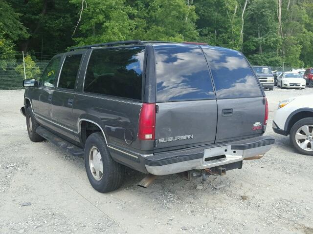 1GKFK16R3XJ770864 - 1999 GMC SUBURBAN K GRAY photo 3