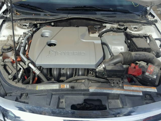 3FADP0L34CR247809 - 2012 FORD FUSION HYB WHITE photo 7