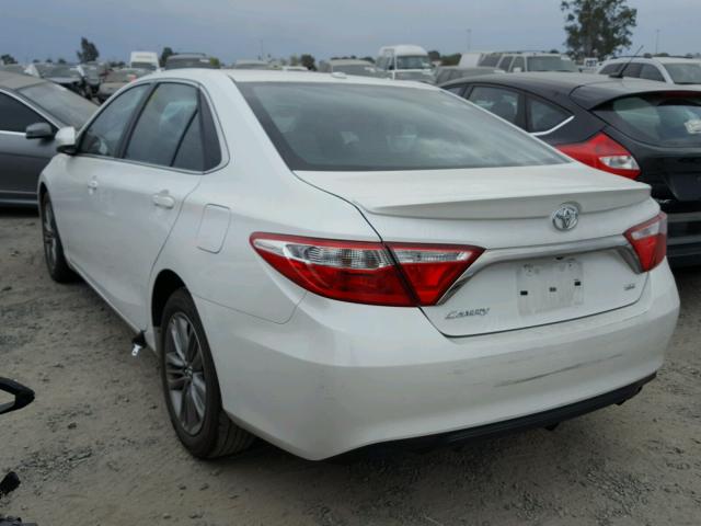 4T1BF1FK2HU312357 - 2017 TOYOTA CAMRY LE WHITE photo 3