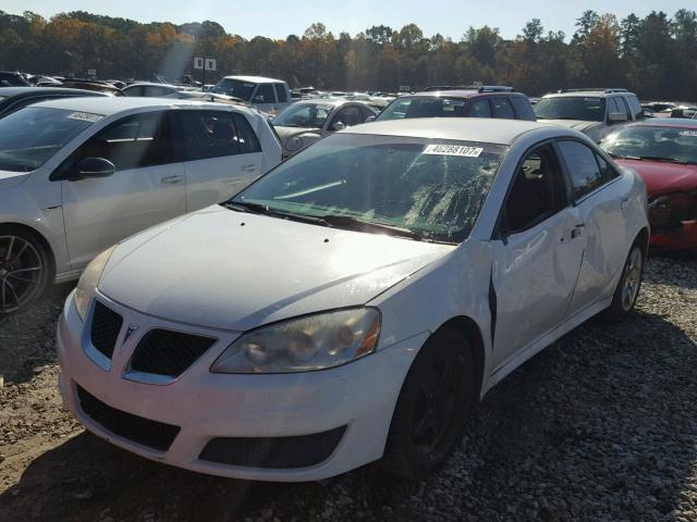 1G2ZA5E02A4150930 - 2010 PONTIAC G6 WHITE photo 2