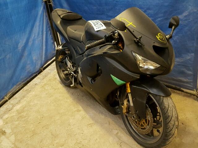 JKBZXJC115A015045 - 2005 KAWASAKI ZX636 C1 BLACK photo 1