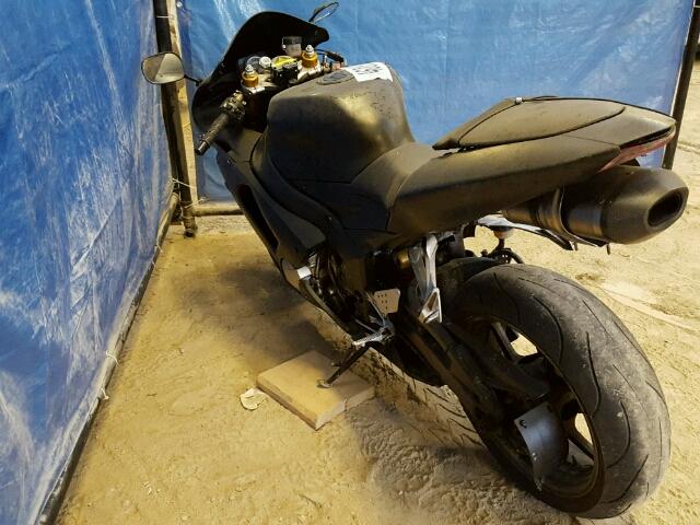 JKBZXJC115A015045 - 2005 KAWASAKI ZX636 C1 BLACK photo 3