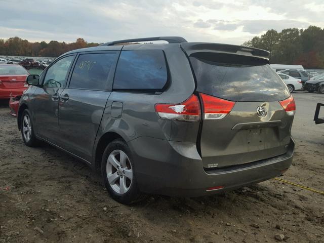 5TDKK3DC7BS101402 - 2011 TOYOTA SIENNA LE GRAY photo 3