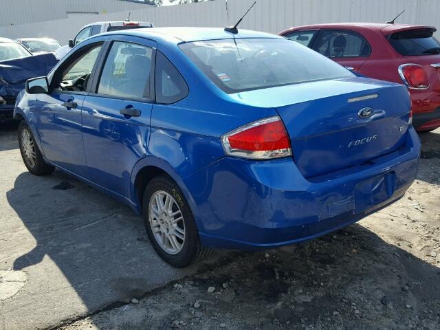 1FAHP3FN7AW120384 - 2010 FORD FOCUS SE BLUE photo 3