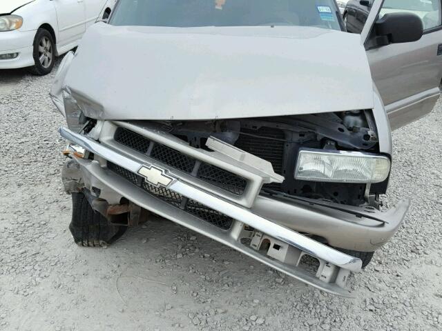 1GNCS13X64K156129 - 2004 CHEVROLET BLAZER BEIGE photo 7