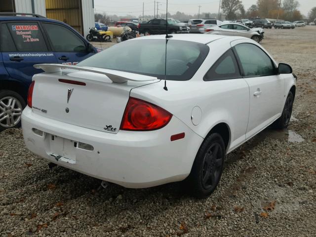 1G2AS18H797175675 - 2009 PONTIAC G5 WHITE photo 4