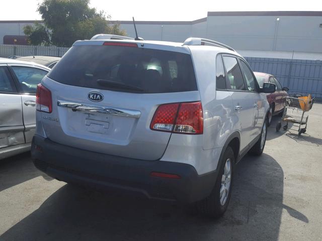 5XYKT4A1XBG027024 - 2011 KIA SORENTO BA SILVER photo 4