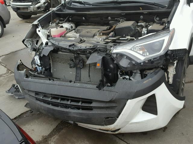 2T3BFREV4GW480209 - 2016 TOYOTA RAV4 LE WHITE photo 7