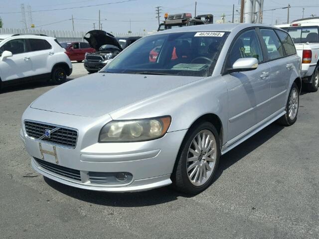 YV1MW682562160973 - 2006 VOLVO V50 T5 SILVER photo 2