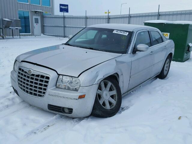 2C3JA53G65H143596 - 2005 CHRYSLER 300 TOURIN SILVER photo 2