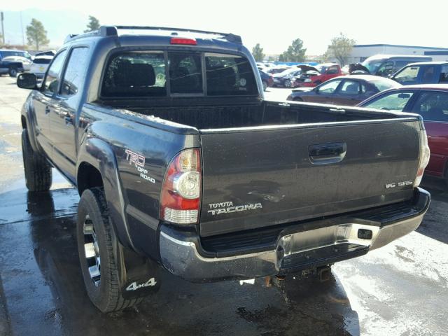 5TELU42N49Z617318 - 2009 TOYOTA TACOMA DOU GRAY photo 3