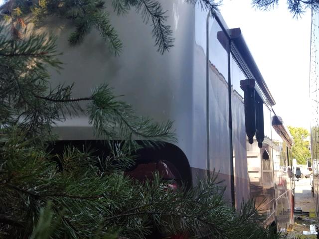 1RF18561151033870 - 2005 ROADMASTER RAIL MONOCOQUE BROWN photo 4