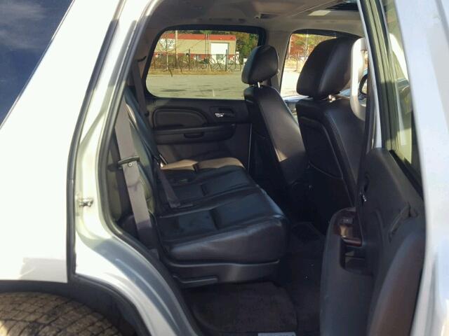 1GKS2EEF4BR178090 - 2011 GMC YUKON DENA SILVER photo 6