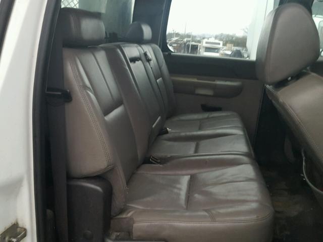 1GBJK33668F211460 - 2008 CHEVROLET SILVERADO WHITE photo 6