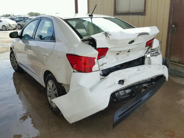 KNAFT4A28B5888010 - 2011 KIA FORTE LX WHITE photo 3