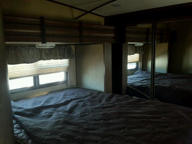 4YDF2972XH1531483 - 2017 KEYSTONE TRAILER BROWN photo 5