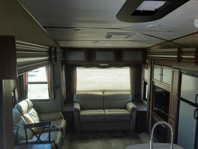 4YDF2972XH1531483 - 2017 KEYSTONE TRAILER BROWN photo 6