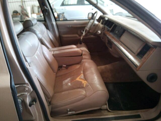 1LNLM82W8PY713219 - 1993 LINCOLN TOWN CAR S TAN photo 5