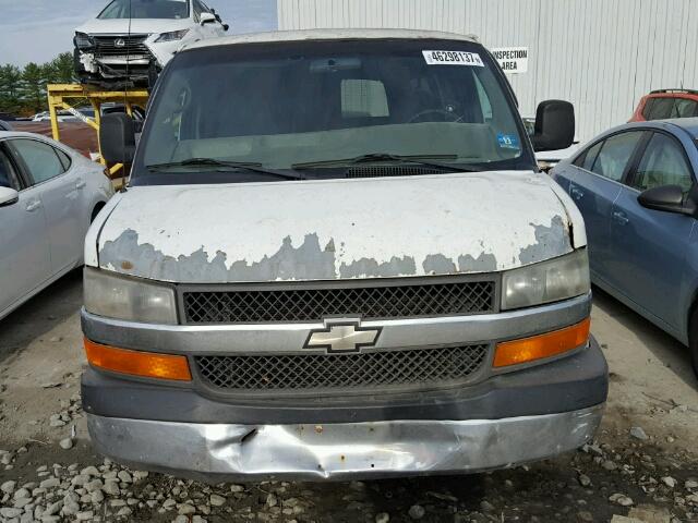 1GAHG39U041225730 - 2004 CHEVROLET EXPRESS G3 WHITE photo 9