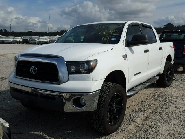 5TFDV54138X082036 - 2008 TOYOTA TUNDRA CRE WHITE photo 2