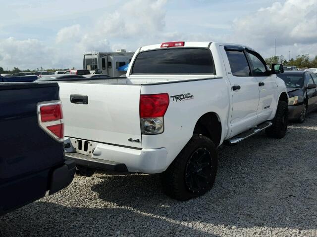 5TFDV54138X082036 - 2008 TOYOTA TUNDRA CRE WHITE photo 4