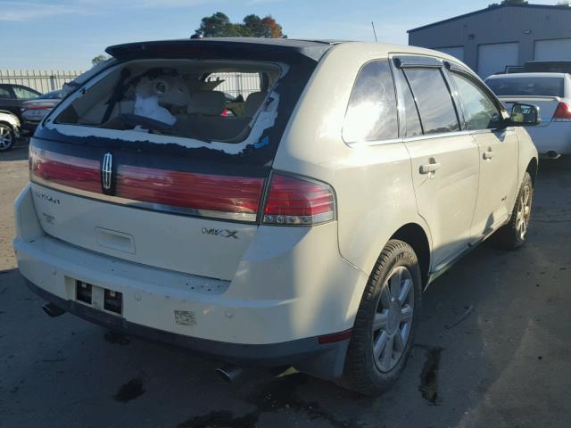 2LMDU68C57BJ18481 - 2007 LINCOLN MKX WHITE photo 4