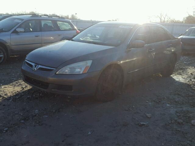 1HGCM56366A813556 - 2006 HONDA ACCORD SE CHARCOAL photo 2