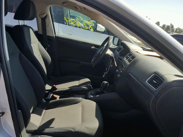 3VW2K7AJ9BM019677 - 2011 VOLKSWAGEN JETTA BASE 银色 照片 5