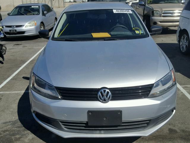 3VW2K7AJ9BM019677 - 2011 VOLKSWAGEN JETTA BASE 银色 照片 9