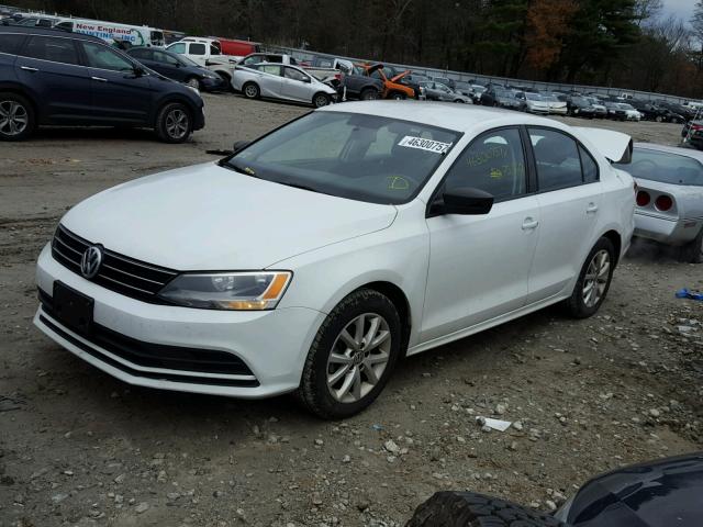 3VWD17AJ7FM252586 - 2015 VOLKSWAGEN JETTA SE WHITE photo 2