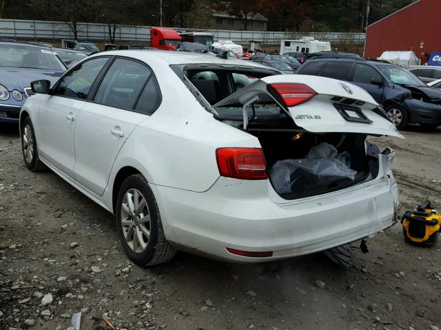 3VWD17AJ7FM252586 - 2015 VOLKSWAGEN JETTA SE WHITE photo 3