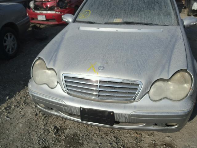 WDBRF61J12E008774 - 2002 MERCEDES-BENZ C 240 SILVER photo 9