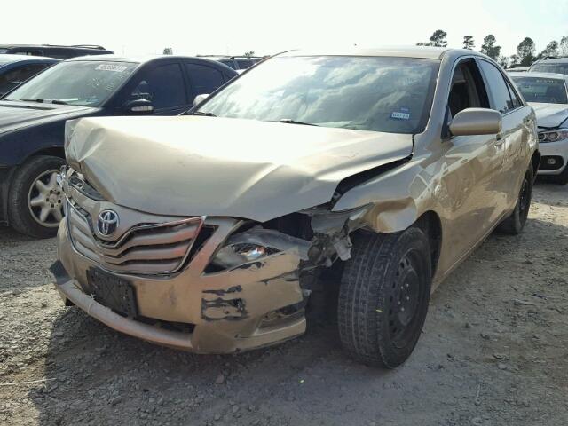 4T1BF3EK7AU509060 - 2010 TOYOTA CAMRY BASE GOLD photo 2