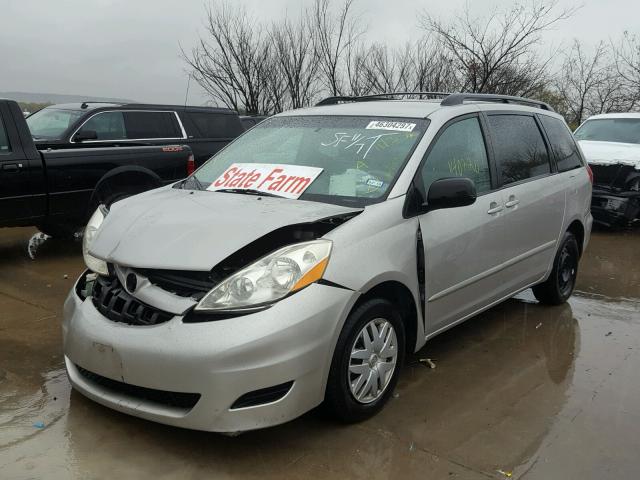 5TDZK23C27S027372 - 2007 TOYOTA SIENNA CE SILVER photo 2