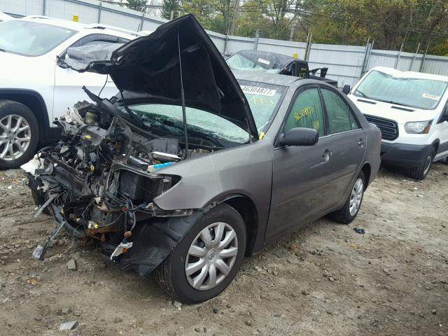 4T1BE32K35U614062 - 2005 TOYOTA CAMRY LE GRAY photo 2