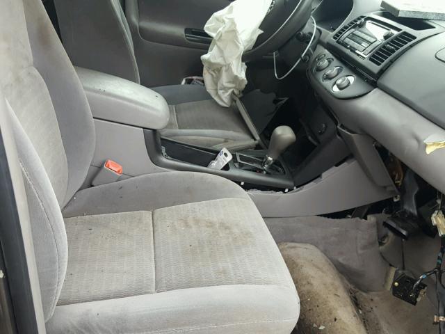 4T1BE32K35U614062 - 2005 TOYOTA CAMRY LE ნაცრისფერი ფოტო 5