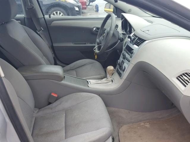 1G1ZB5E1XBF241010 - 2011 CHEVROLET MALIBU LS 银色 照片 5