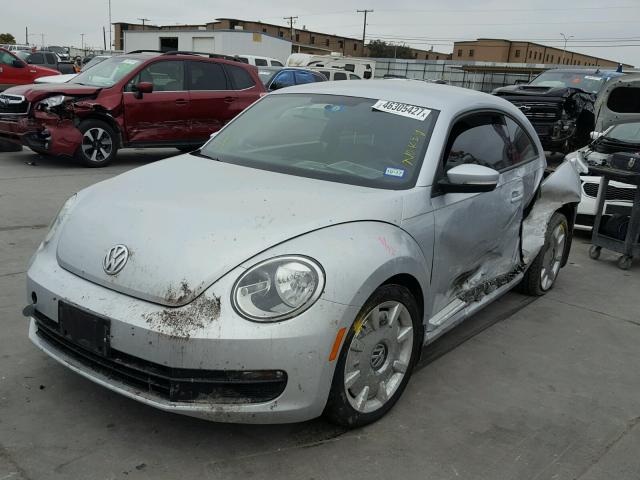 3VWJP7AT4CM648523 - 2012 VOLKSWAGEN BEETLE SILVER photo 2