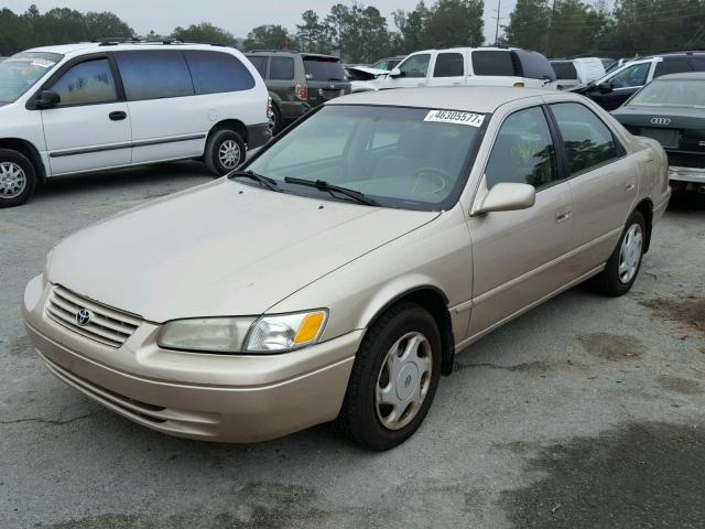 4T1BF22K7VU915974 - 1997 TOYOTA CAMRY CE GOLD photo 2