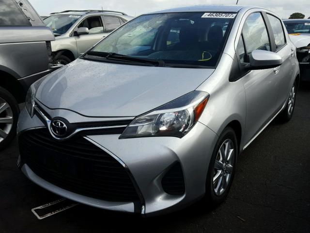 VNKKTUD31FA047236 - 2015 TOYOTA YARIS SILVER photo 2