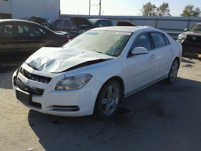 1G1ZH57B49F221477 - 2009 CHEVROLET MALIBU 1LT WHITE photo 2