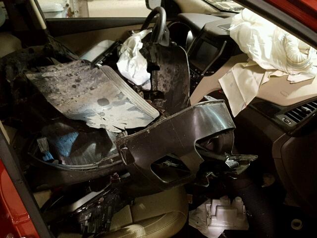 5XYZU3LB9HG445496 - 2017 HYUNDAI SANTA FE S RED photo 5