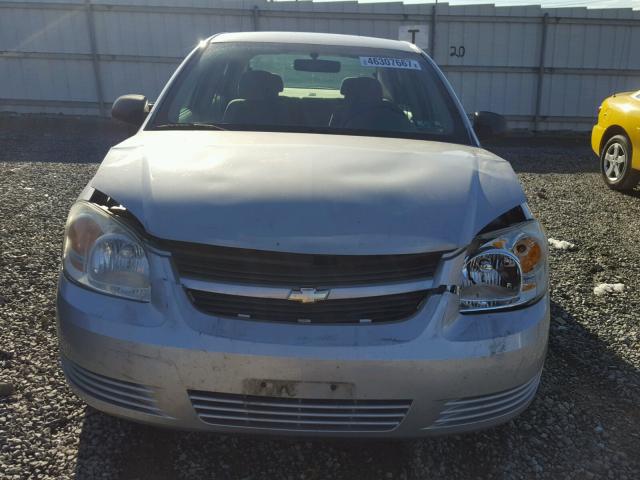 1G1AK52F557595657 - 2005 CHEVROLET COBALT SILVER photo 9