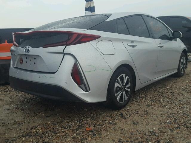 JTDKARFP4H3045435 - 2017 TOYOTA PRIUS PRIM ვერცხლისფერი ფოტო 4