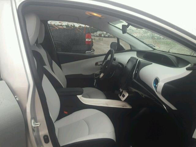 JTDKARFP4H3045435 - 2017 TOYOTA PRIUS PRIM ვერცხლისფერი ფოტო 5