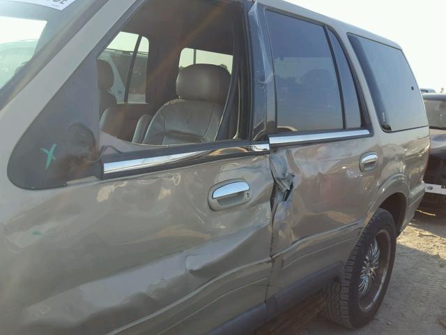 5LMPU28L6WLJ39272 - 1998 LINCOLN NAVIGATOR TAN photo 9